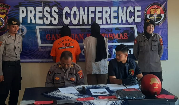 Terekam CCTV, Pasutri di Sleman Nekat Curi HP untuk Beli Susu dan Bensin