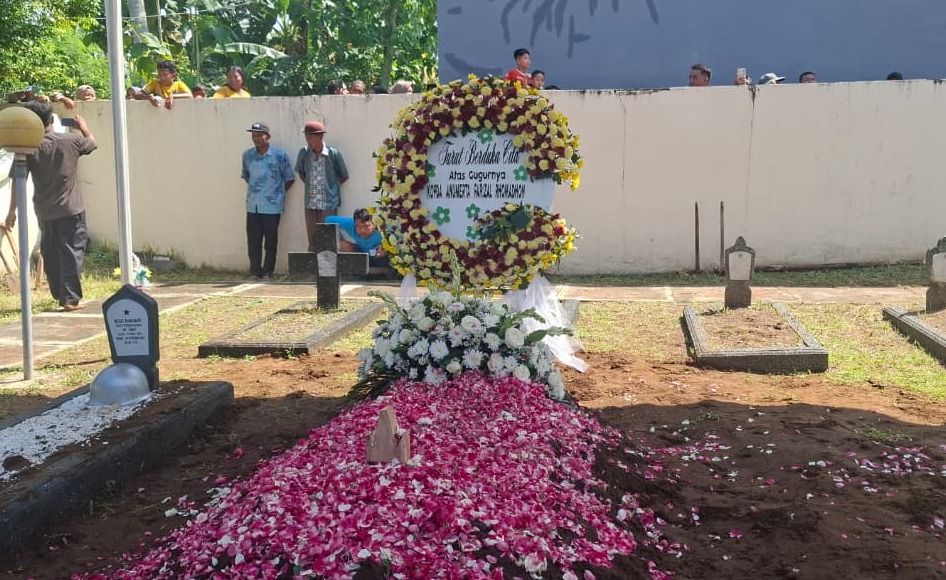 Haru di Kulon Progo, Pemakaman Militer Praka Farizal Rhomadhon Berlangsung Khidmat