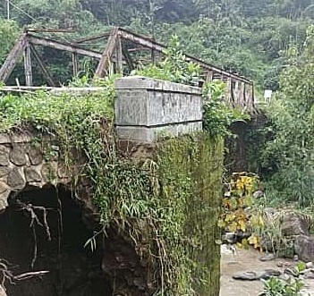 Pondasi Longsor, Jembatan Sungai Erang Kabupaten Tegal Terancam Ambruk