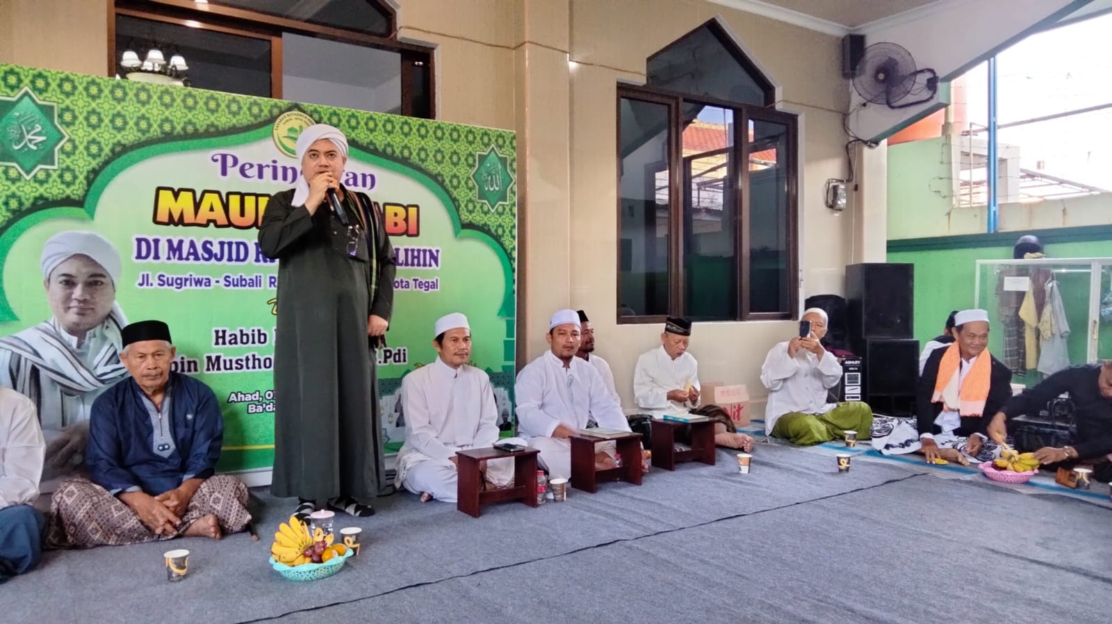 Teladani Akhlak Nabi Muhammad SAW, Jamaah Masjid Riyadhus Sholihin Slerok Diajak Bersalawat dan Hindari Ghibah