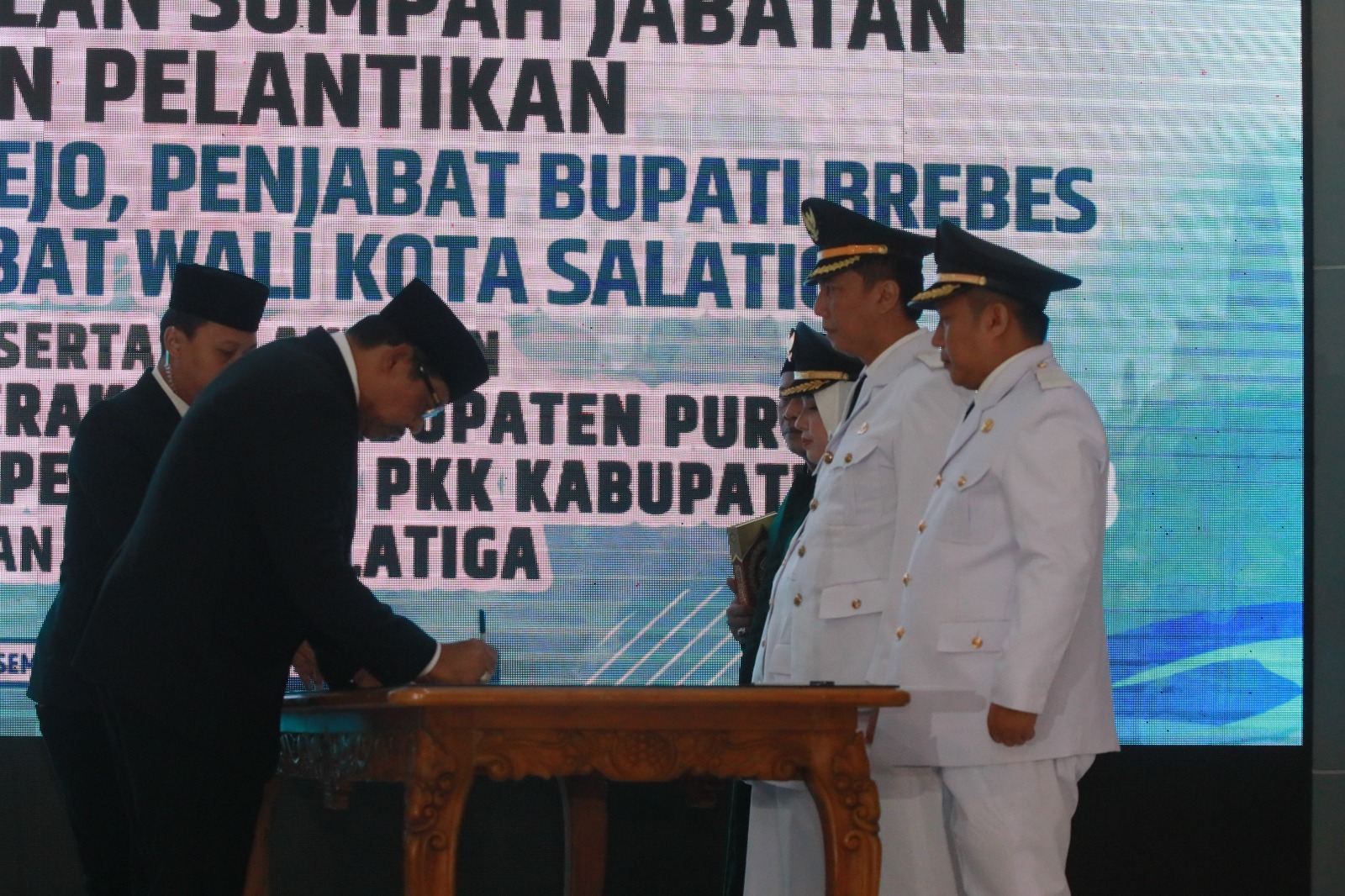 Lantik Bupati Purworejo, Pj Bupati Brebes, dan Pj Wali Kota Salatiga, Inilah Pesan Penting Pj Gubernur Jateng