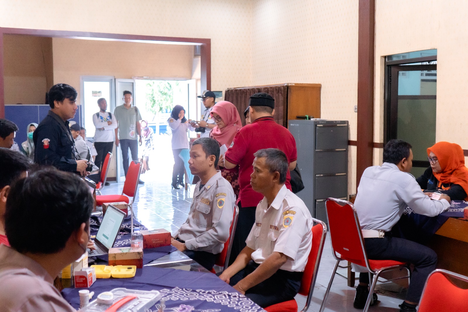 Giliran 200 Juru Parkir, Supir Angkutan dan Petugas Dishub Brebes Terjaring Pemeriksaan Kesehatan Gratis