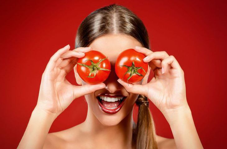 6 Manfaat Tomat Untuk Kecantikan, Bikin Wajahmu Glowing Alami! 