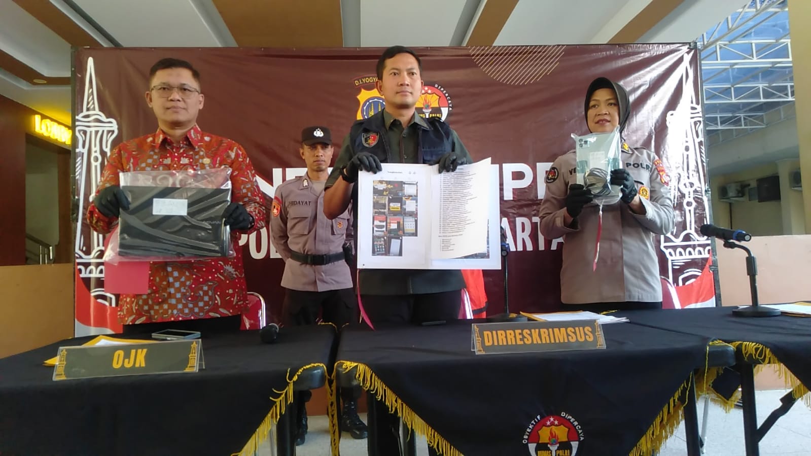 Ojol Ngaku Auditor OJK, Tipu Mahasiswi hingga Rp36 Juta Lewat Aplikasi Pinjaman