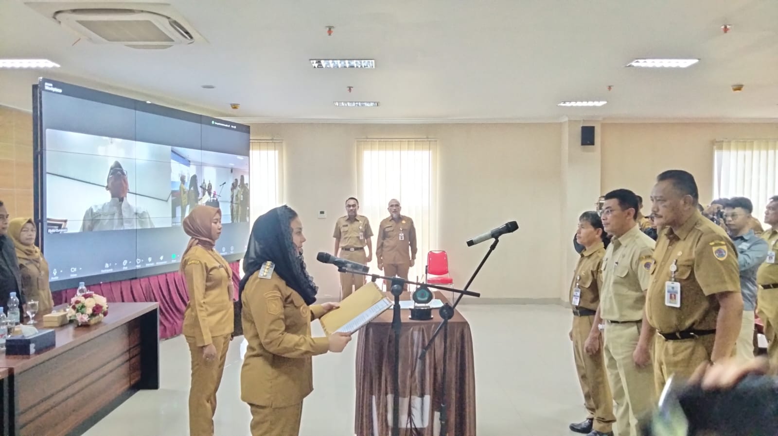 Bupati Lantik Djoko Gunawan Jadi Kepala BPBD Brebes dan Tatag Koes Adianto Sekwan, Tahroni Jabat Plh Sekda