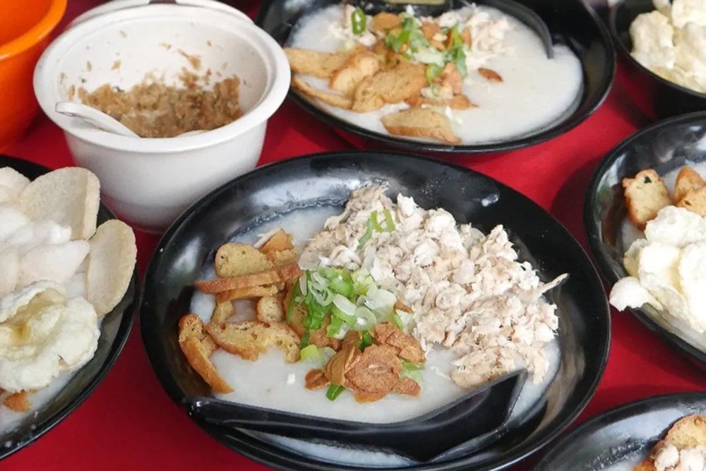 5 Rekomendasi Bubur Ayam Enak di Jogja, Bikin Kenyang Tanpa Memberatkan Perut