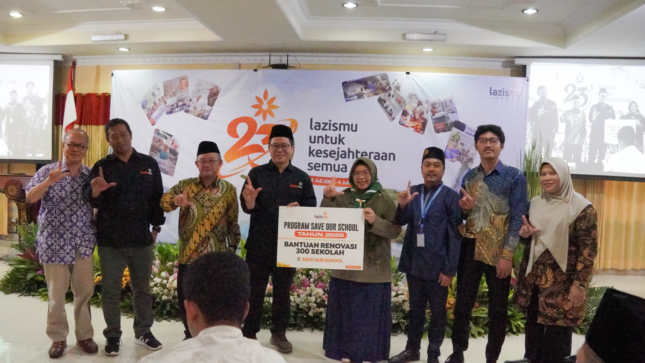 Peringati Dua Dasawarsa, Lazismu Salurkan Program Save Our School Renovasi 300 Sekolah