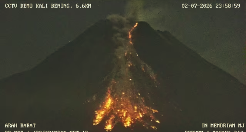 Merapi Kembali Gugurkan Awan Panas Jelang Tengah Malam, Status Masih Siaga