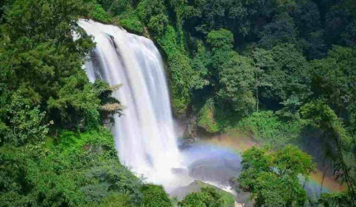 Wisata Terbaru 2024 Curug Sewu Kendal, Objek Liburan dengan Perjalanan Seru dan Menantang