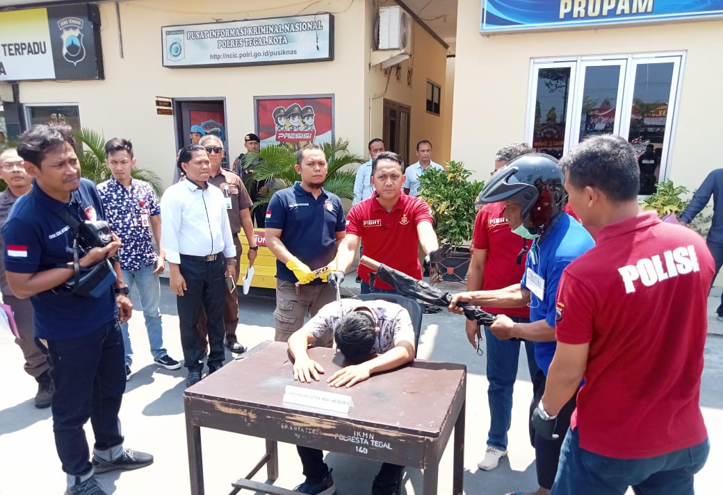 Rekonstruksi Kasus Pembunuhan di Pasar Randugunting, Saksi Edi Diteriaki Rekan Korban Agar Jadi Tersangka