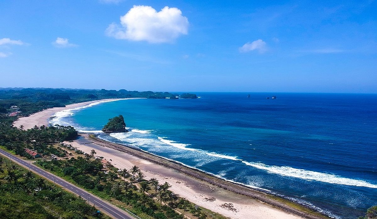 6 Pilihan Wisata Pantai Indah Malang, Pesonanya Memikat Para Wisatawan Luar Daerah