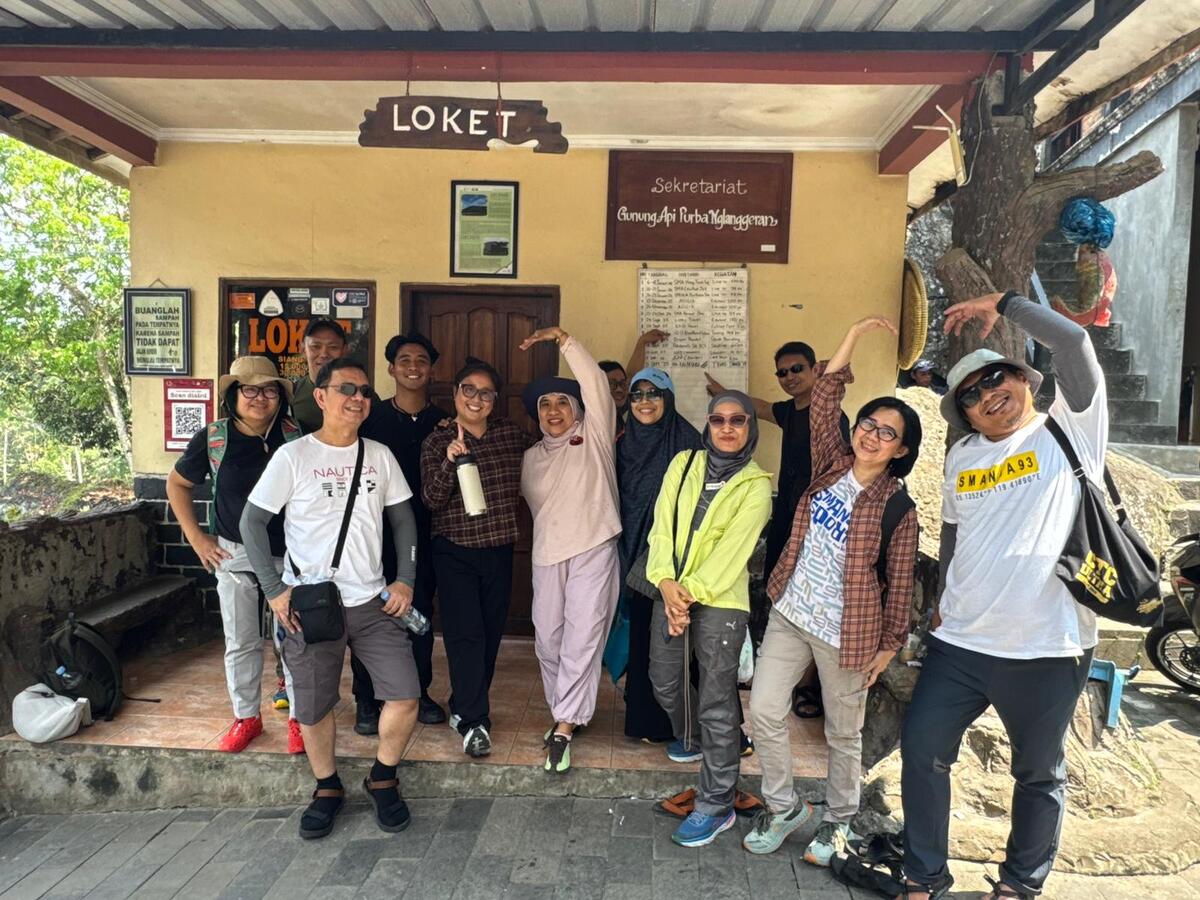 Jejak Persaudaraan di Puncak Purba: Alumni Smansa Makassar Rayakan Tenas IV dengan Pendakian Nglanggeran