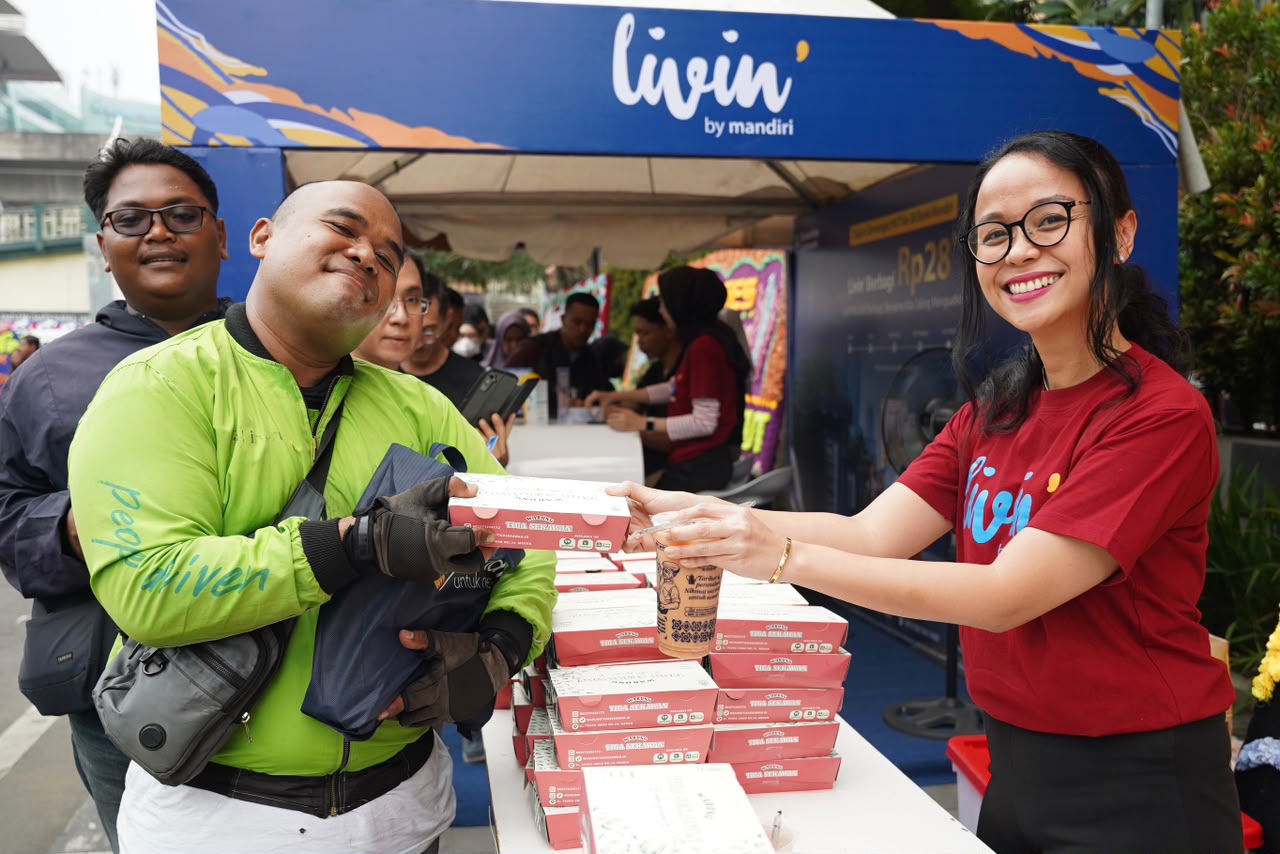 Apresiasi untuk Pekerja Rentan Hadir Melalui Livin' Mandiri Berbagi di HUT ke-28 Bank Mandiri