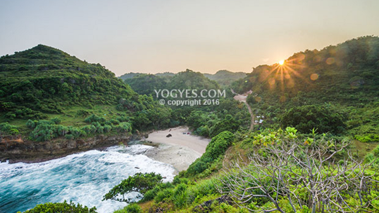 Kedamaian Nuansa Privat Pesisir Selatan Yogyakarta di Pantai Ngetun, Cek Info Lengkapnya Disini﻿