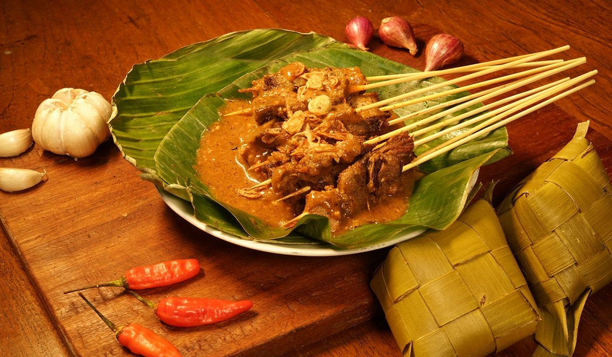 Pengalaman Bersantap Autentik, Simak 5 Pilihan Kuliner Legendaris dari Padang Paling Wajib Kamu Coba