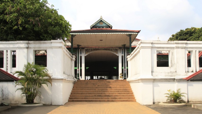 Menelusuri Bangunan Siti Hinggil, Singgasana Sang Sultan di Keraton Yogyakarta