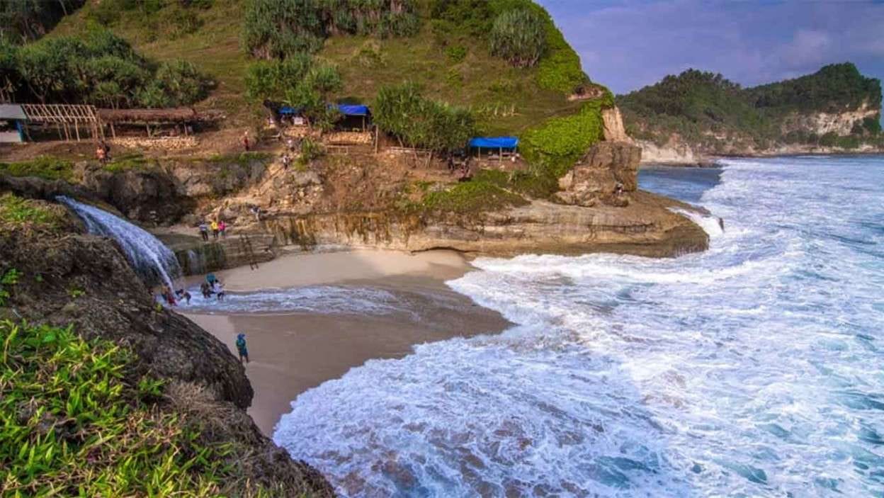 Destinasi Populer Pacitan? Wisata Terbaru 2024 Suguhkan Berbagai Pesona Pantai Dengan Panorama Eksotisnya