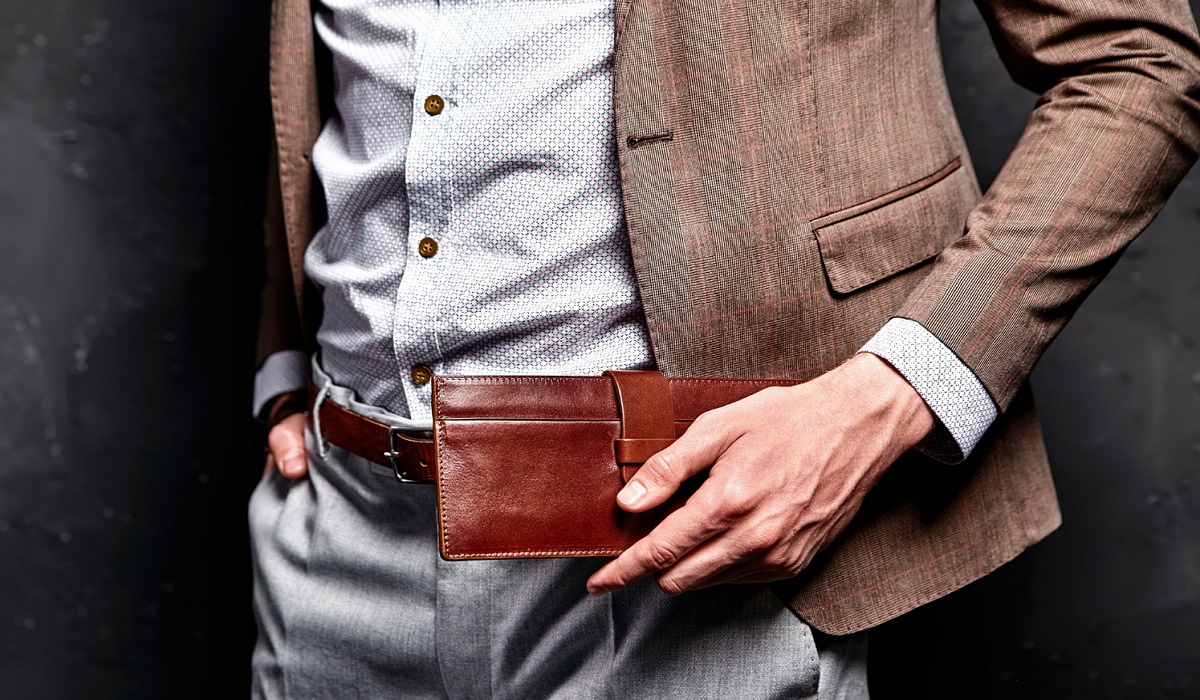 5 Rekomendasi Dompet Pria Panjang Terbaik yang Siap Tingkatkan Aura Maskulinitasmu, Cek Disini