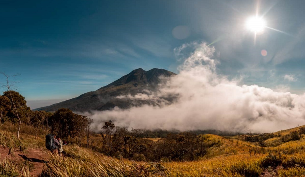 Pilihan Ideal Pendaki Pemula, Inilah Wisata Bukit Mongkrang Tawarkan Jalur Pendakian Unik