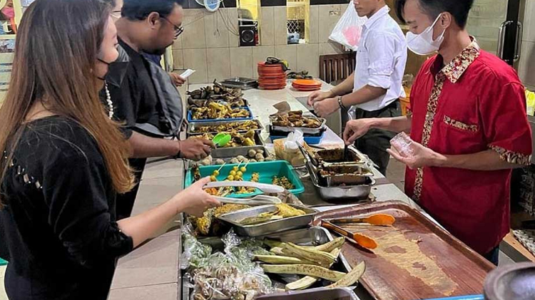 Rekomendasi Tempat Sahur 24 Jam Terbaik di Surabaya