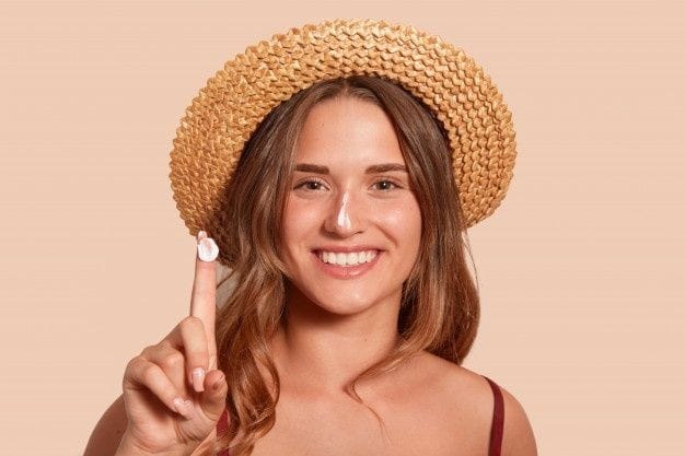 9 Rekomendasi Sunscreen Ampuh Memutihkan Kulit Glowing Kayak Idol Kpop! Simak UlasannLengkapnya