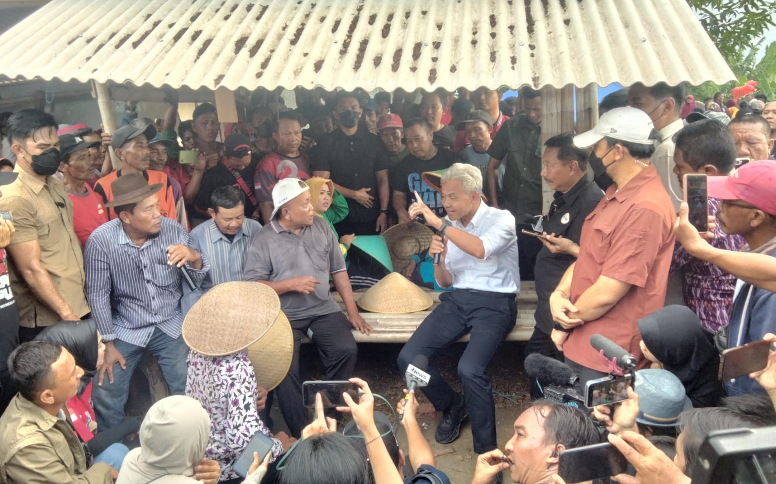 Ganjar Siap Penuhi Kebutuhan Produksi Petani Bawang Merah Brebes Hingga Jual Hasil Panen