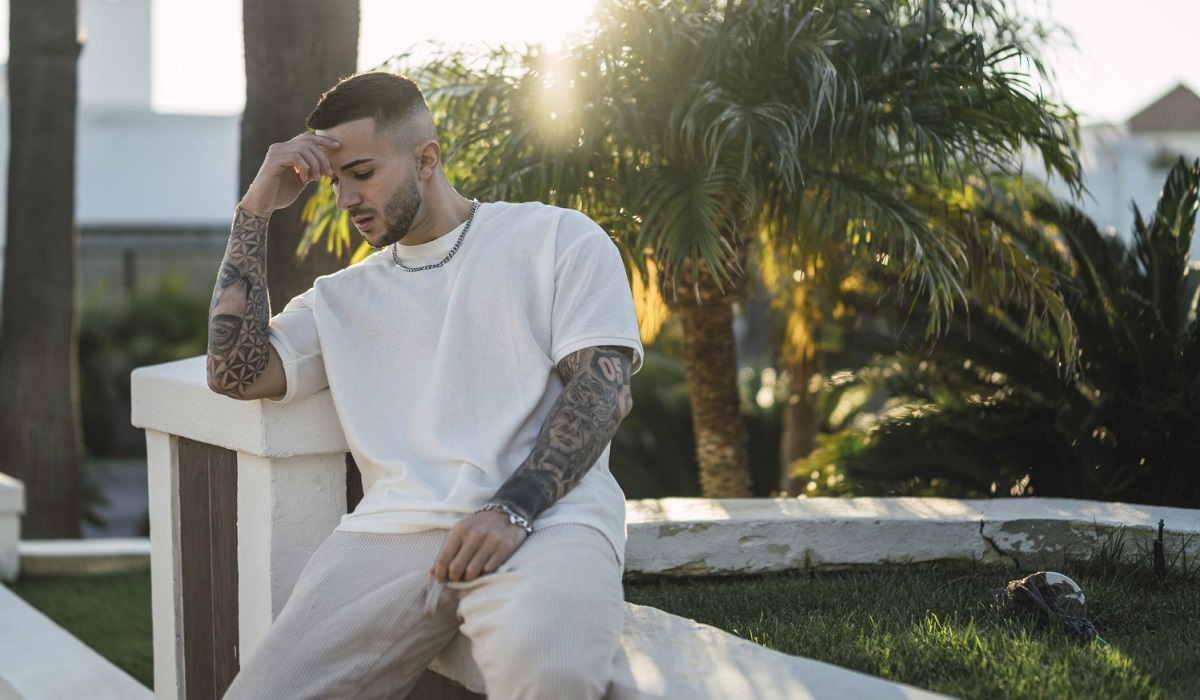 Tampil Keren dan Santai, Ini Dia 5 Paduan Outfit Kaos Oversize Terbaik untuk Pria Tahun 2025