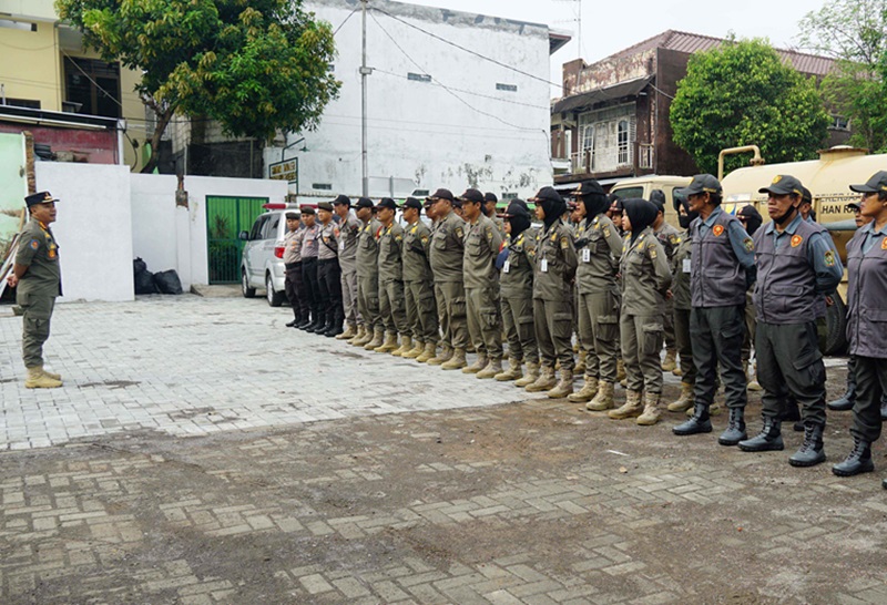 100 Personel Satpol PP dan Aparat Gabungan Disiapkan Pemkot Kota Tertibkan APK Jelang Pilkada 2024