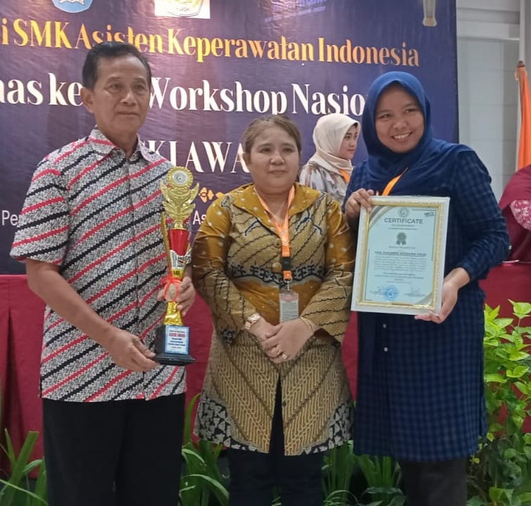 Kepala SMK Harber Kota Tegal Terima Penghargaan Asaski Award