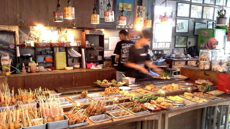 Daftar Destinasi Kuliner Pilihan di Area Mangkunegaran Solo Paling Wajib Dicoba