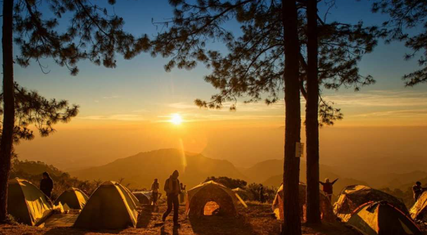 10 Wisata Terbaru 2024 di Jawa Barat! Emang Boleh Camping Bikin Nagih? Cobain Sensainya Kuy