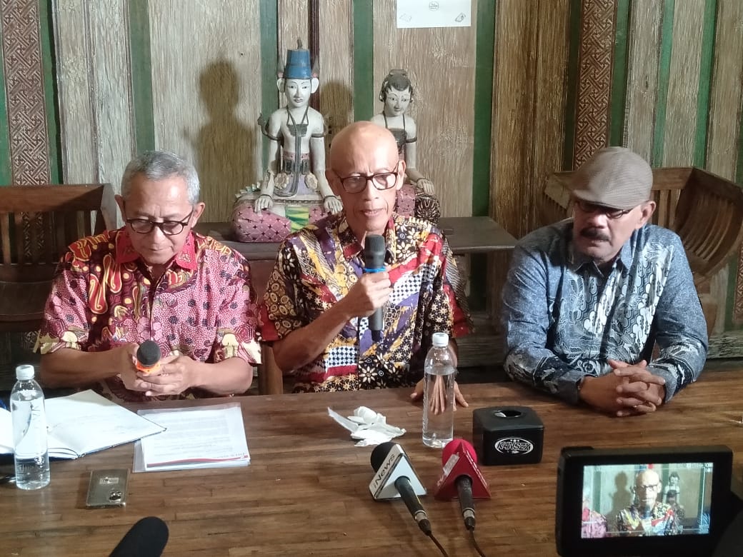 Ayah Diplomat Muda Arya Daru Buka Suara, Pertanyakan Misteri Kematian Anaknya 