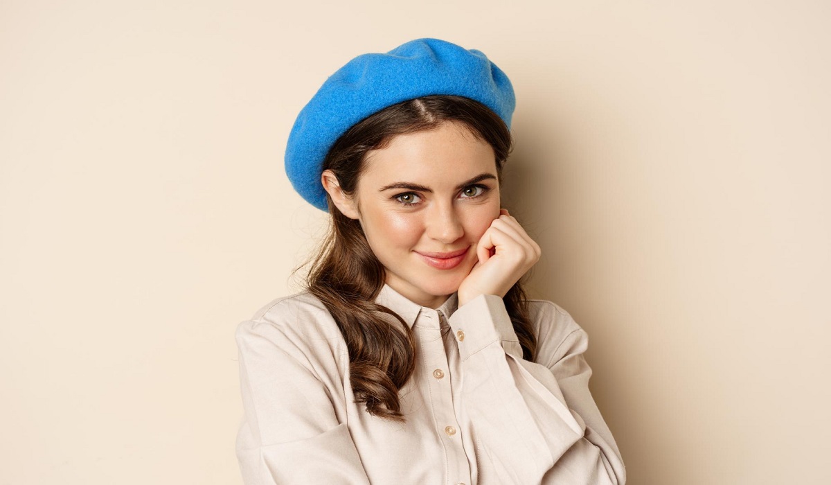 Stylish dan Bervariasi, Intip 10 Ide Kombinasi Outfit untuk Topi Baret yang Mudah dan Simpel