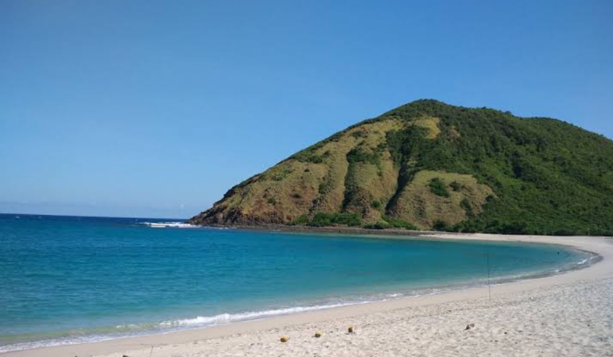 Pesona Wisata Terbaru 2024 Pantai Mawun Lombok, Cocok untuk Liburan Bareng Keluarga