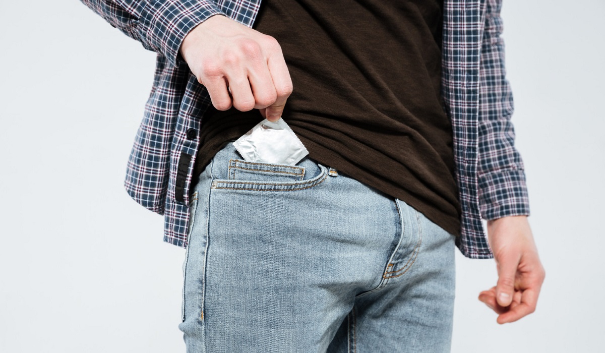 6 Jenis Celana Basic Pria Wajib Ada di Lemari, Fondasi Kokoh untuk Setiap Paduan Gaya Busana Terbaik