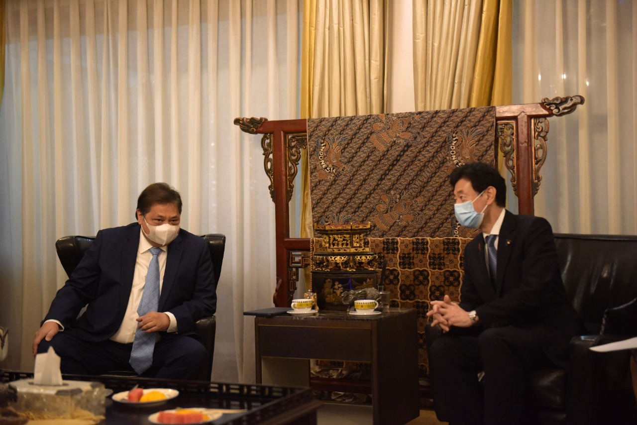 Menteri METI Jepang Kunjungi Menko Airlangga 