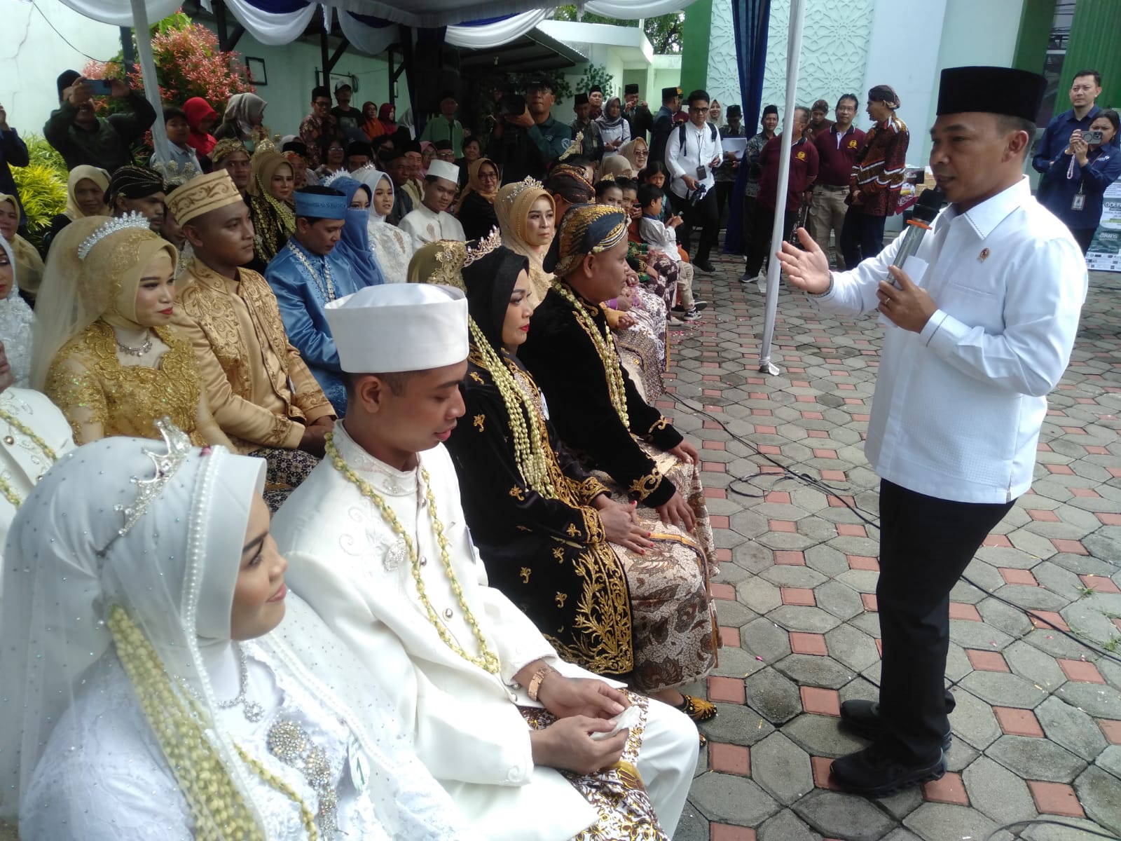  Mendukbangga Wihaji Jadi Saksi Pernikahan 12 Pasangan Pengantin Nikah Bareng Gratis di Bantul