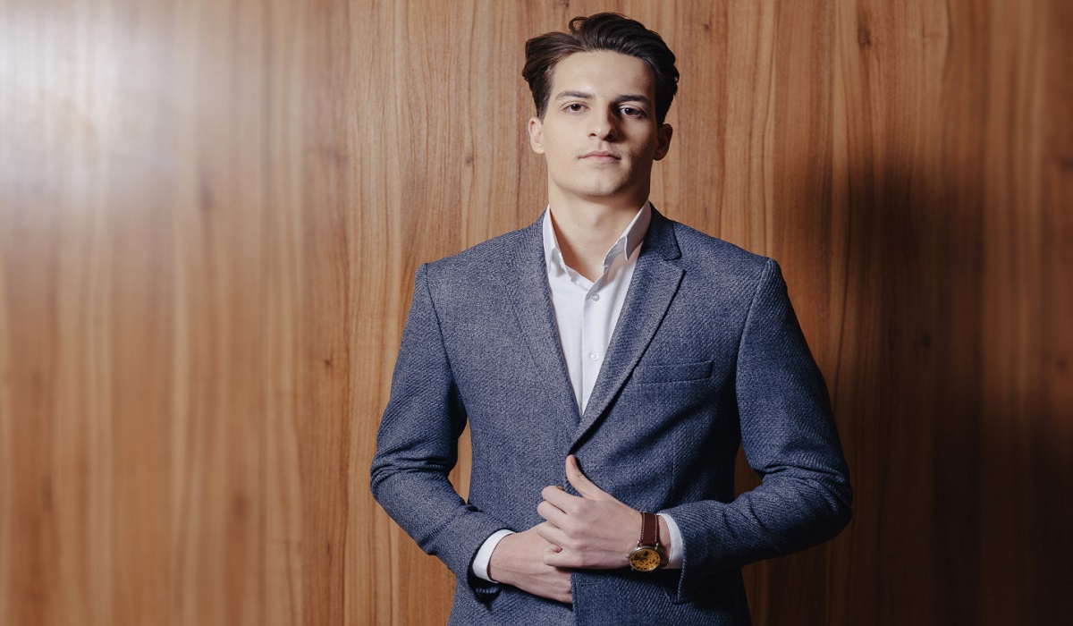 Tampil Istimewa dan Menarik, Simak 5 Paduan Outfit Jas untuk Pria yang Kece di Tahun 2025