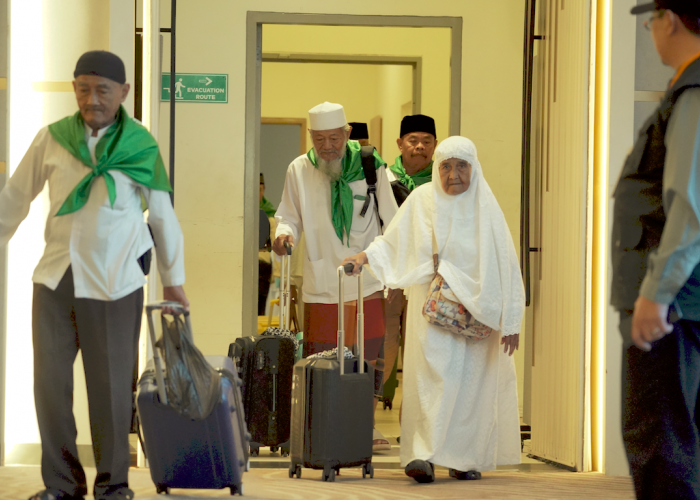 AMPHURI DIY Pastikan Tak Ada Jamaah Umrah Tertahan, Penerbangan Transit Timur Tengah Sudah Normal