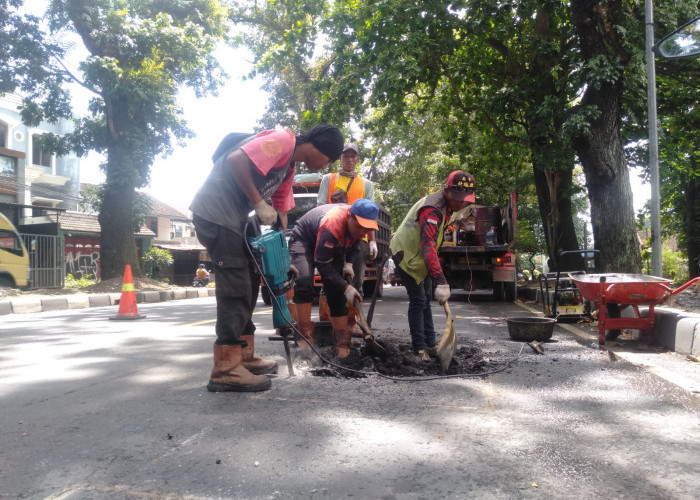  Mudik ke Yogyakarta? Pengendara Diingatkan Risiko Jalan Berlubang di Sejumlah Jalur