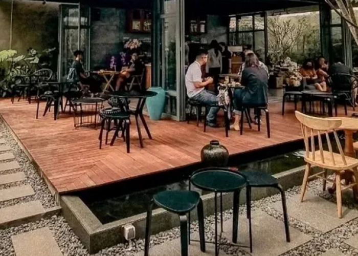 Healing Lewat Kafe Bernuansa Hutan Pinus di Bandung yang Bikin Betah Berlama-lama