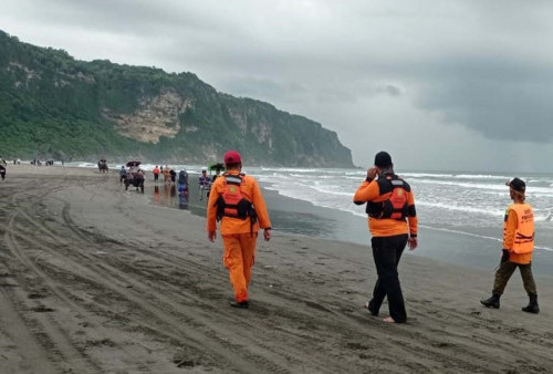 2 Pelajar Asal Semarang Terseret Ganasnya Arus Pantai Parangtritis, 1 Masih Dalam Pencarian