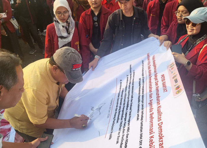 Ketua DPRD DIY Teken Petisi IMM soal Krisis Kesejahteraan dan Demokrasi, Janji Sampaikan Aspirasi ke DPR RI