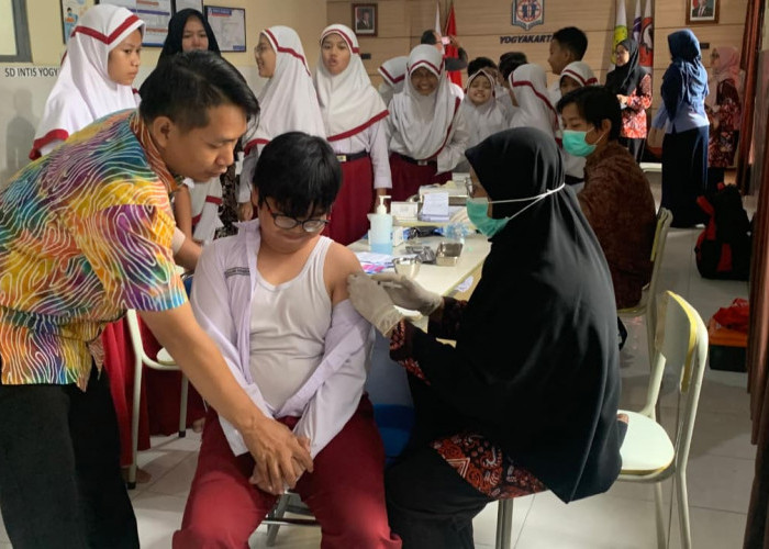 Dokter Ungkap Alasan Anak Laki-laki Harus Ikut Imunisasi HPV Mulai Tahun Ini
