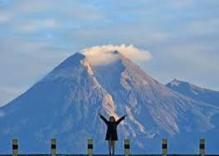 Wisata Alam Sekaligus Sejarah di Gunung Gambar Yogyakarta