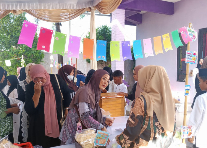 Fenomena Jumat Berkah, Tradisi Berbagi Yang Tetap Tumbuh di Tengah Tekanan Ekonomi