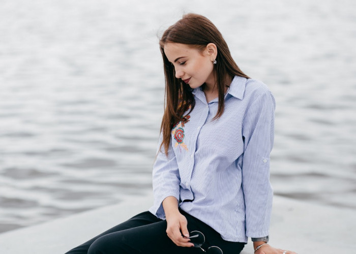 Eksplorasi Potensi Gaya Maksimal, Simak 5 Ide Paduan Outfit Kemeja untuk Wanita yang Kece dan Stylish