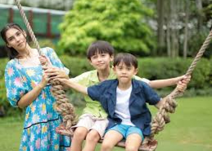 Simak 8 Inspirasi Gaya Fashion Liburan Keluarga Simple Tapi Fashionable, Trendi Berkesan Setiap Momen Bersama