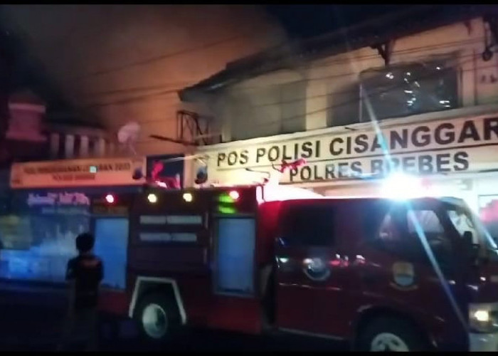 Tim Labfor Polda Jateng Selidiki Kasus Kebakaran Pasar Losari dan Pos Polisi Cisanggarung Brebes 