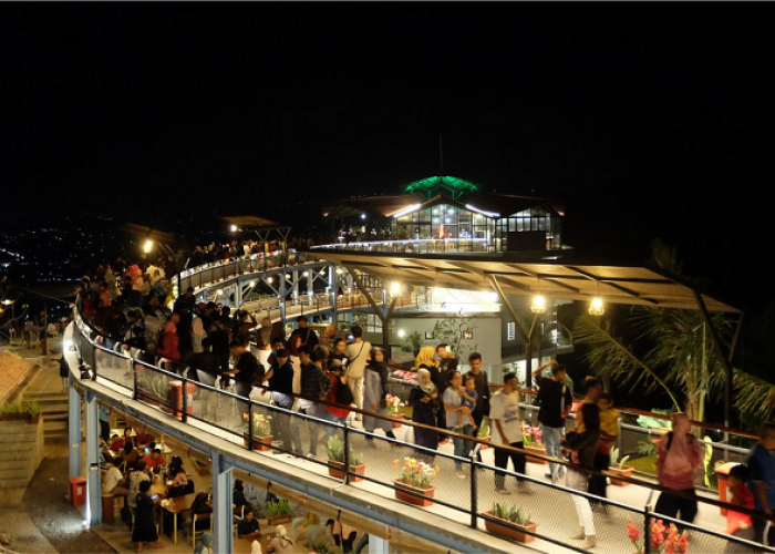 Menikmati Romantis Kilau Cahaya dari Ketinggian HeHa Sky View Yogyakarta 